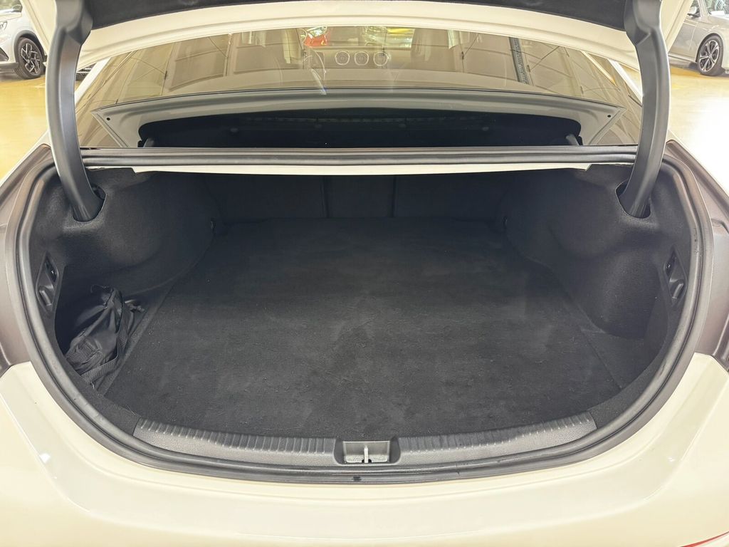 Mercedes-Benz C 300 2024