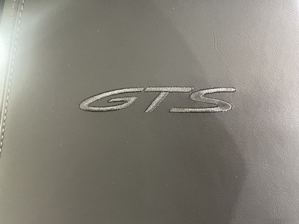Porsche 992 2023