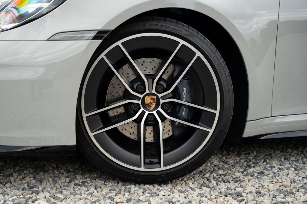 Porsche 992 2025