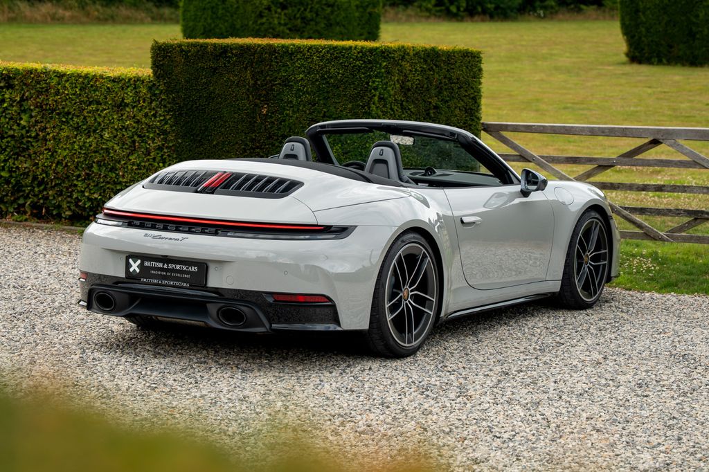 Porsche 992 2025