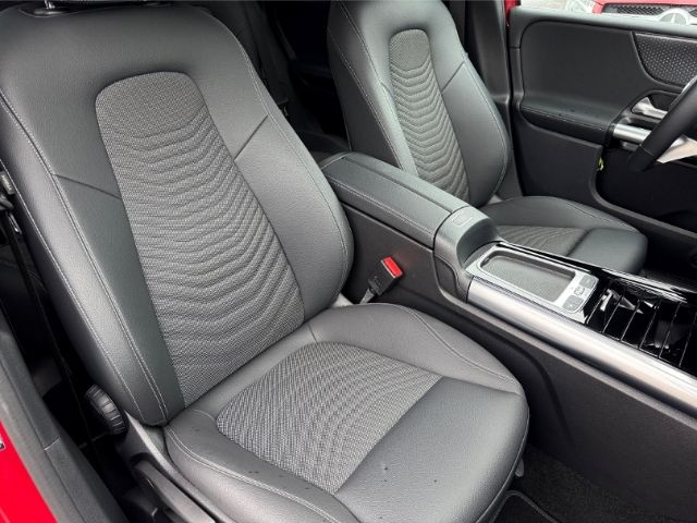 Mercedes-Benz B 250 2024