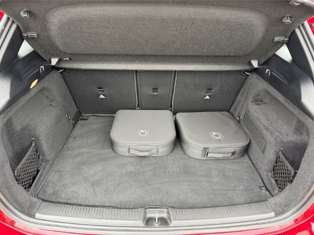 Mercedes-Benz B 250 2024