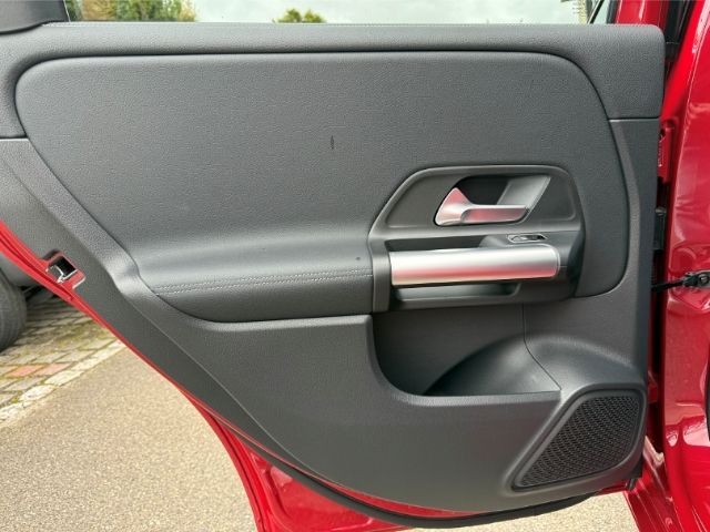 Mercedes-Benz B 250 2024