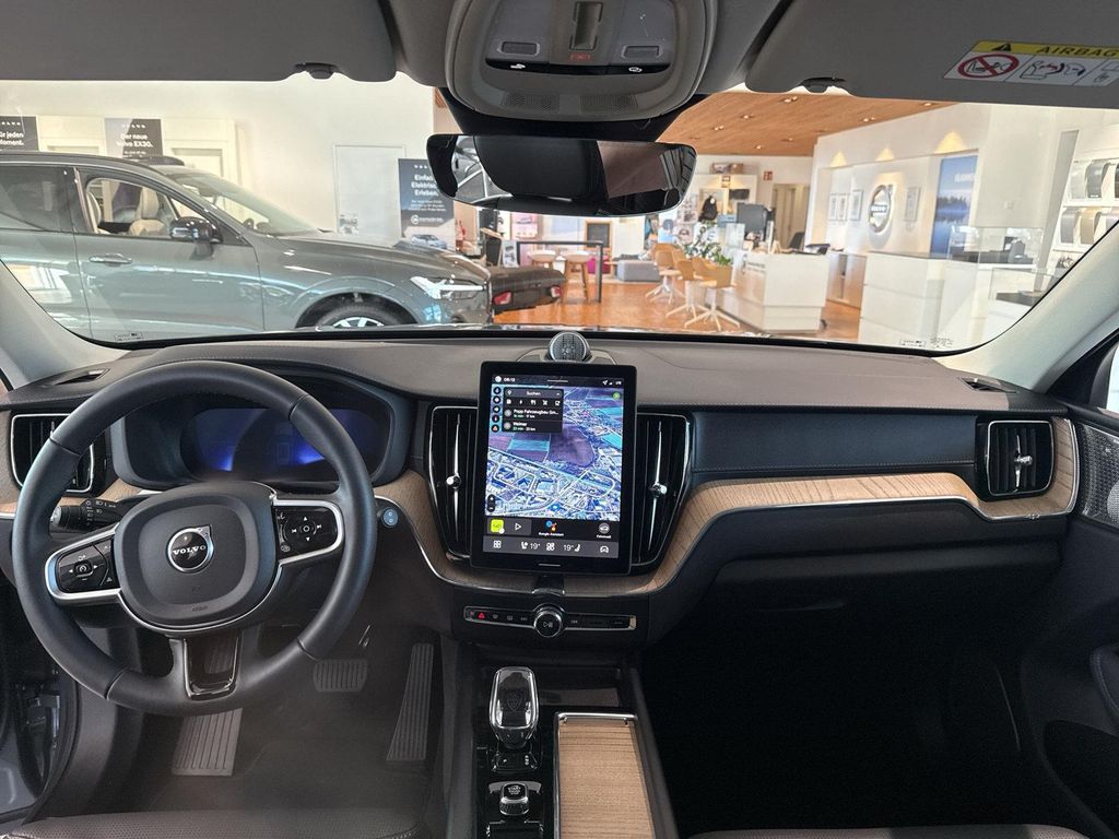 Volvo XC60 2025