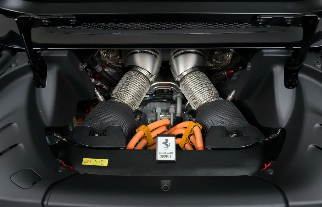 Ferrari 296 GTS 2024