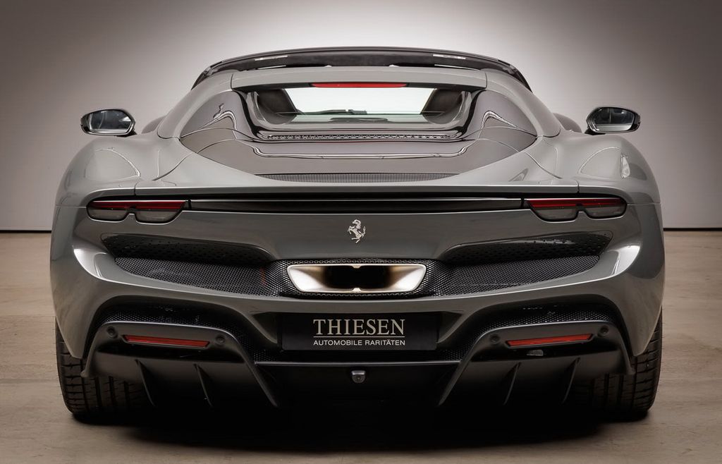 Ferrari 296 GTS 2024