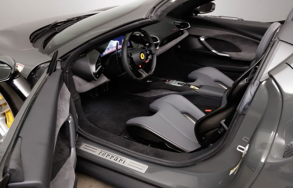 Ferrari 296 GTS 2024