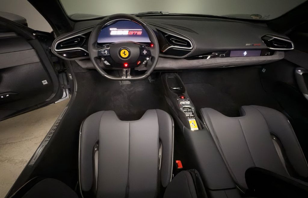 Ferrari 296 GTS 2024