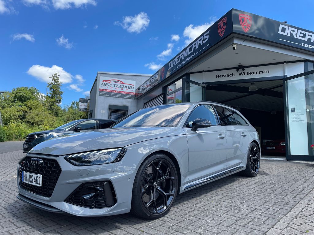 Audi RS4 2024