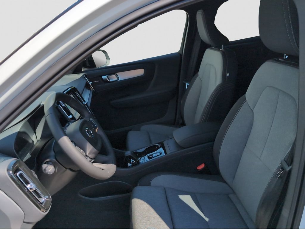 Volvo XC40 2025