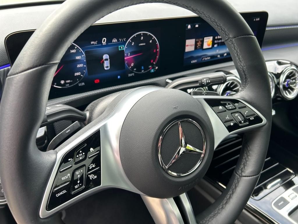 Mercedes-Benz A 200 2023