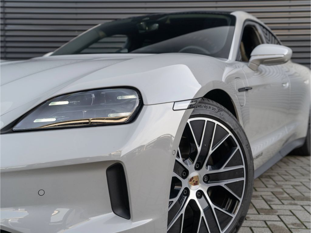 Porsche Taycan 2025