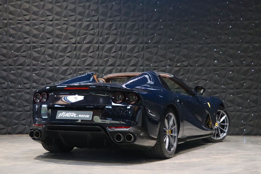 Ferrari 812 2022