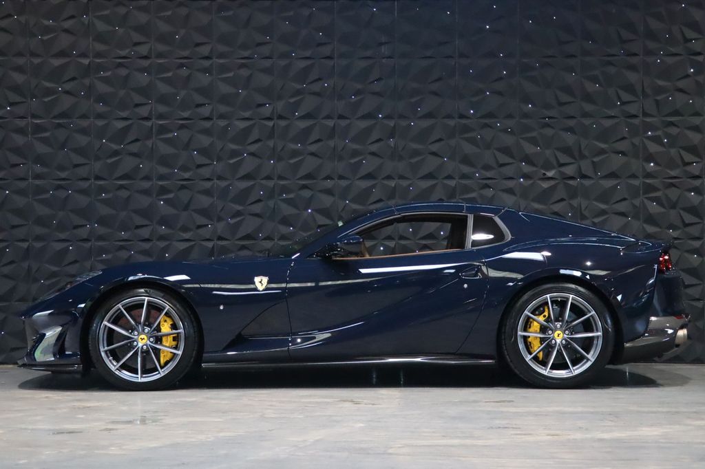 Ferrari 812 2022