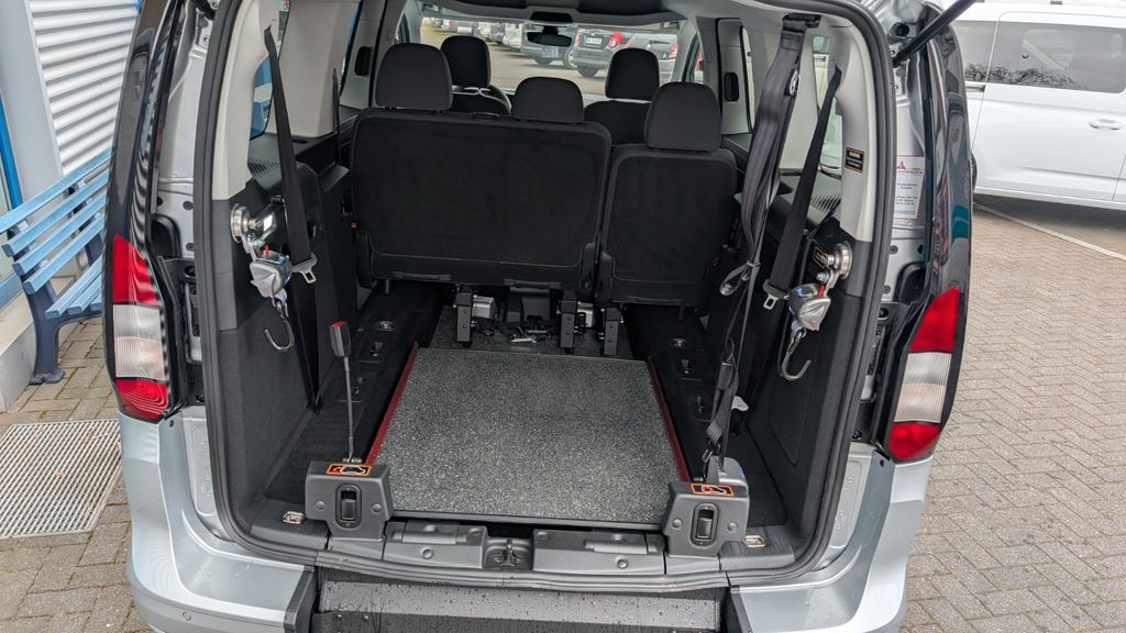 Ford Grand Tourneo