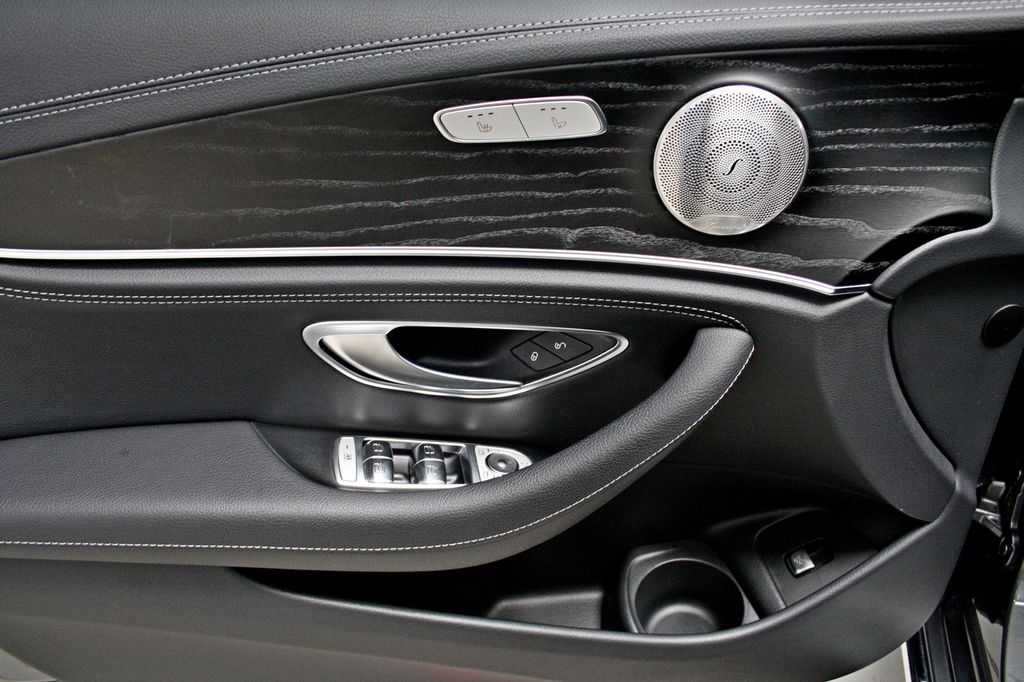 Mercedes-Benz E 300 2022