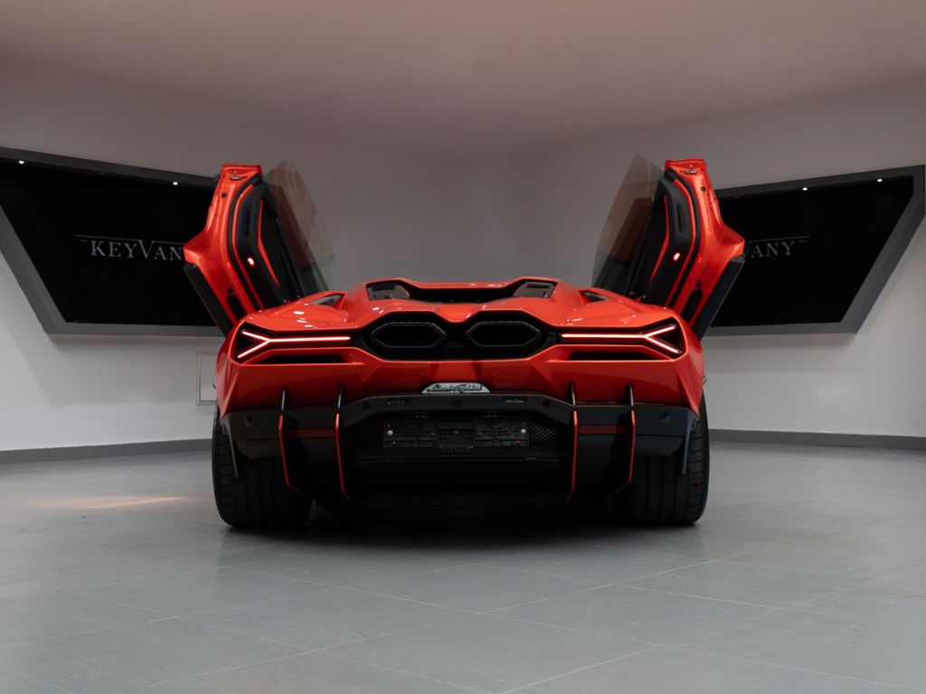 Lamborghini Revuelto 2025