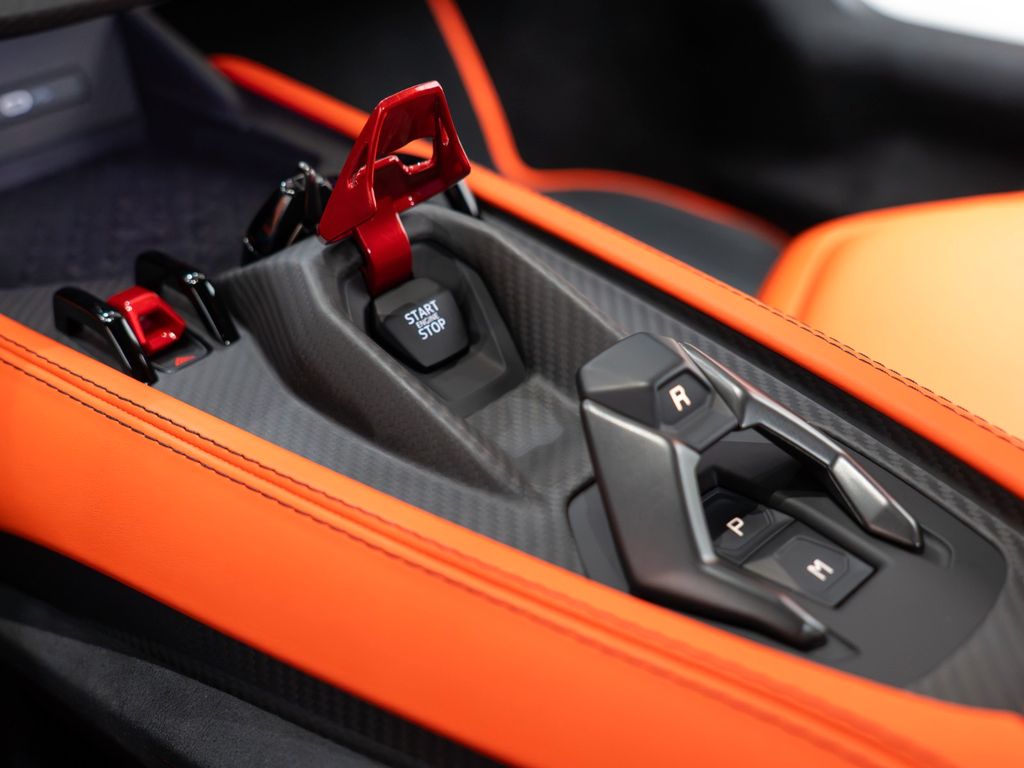 Lamborghini Revuelto 2025