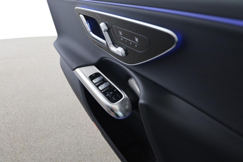 Mercedes-Benz E 300 2025