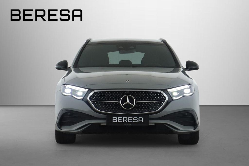 Mercedes-Benz E 300 2025
