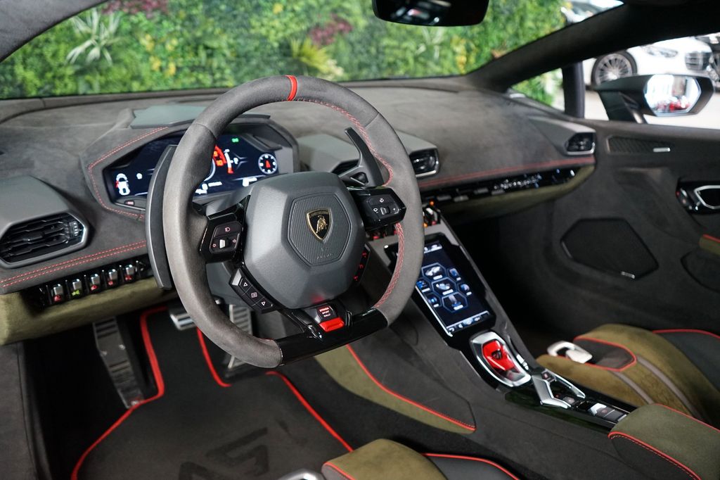 Lamborghini Huracán 2023