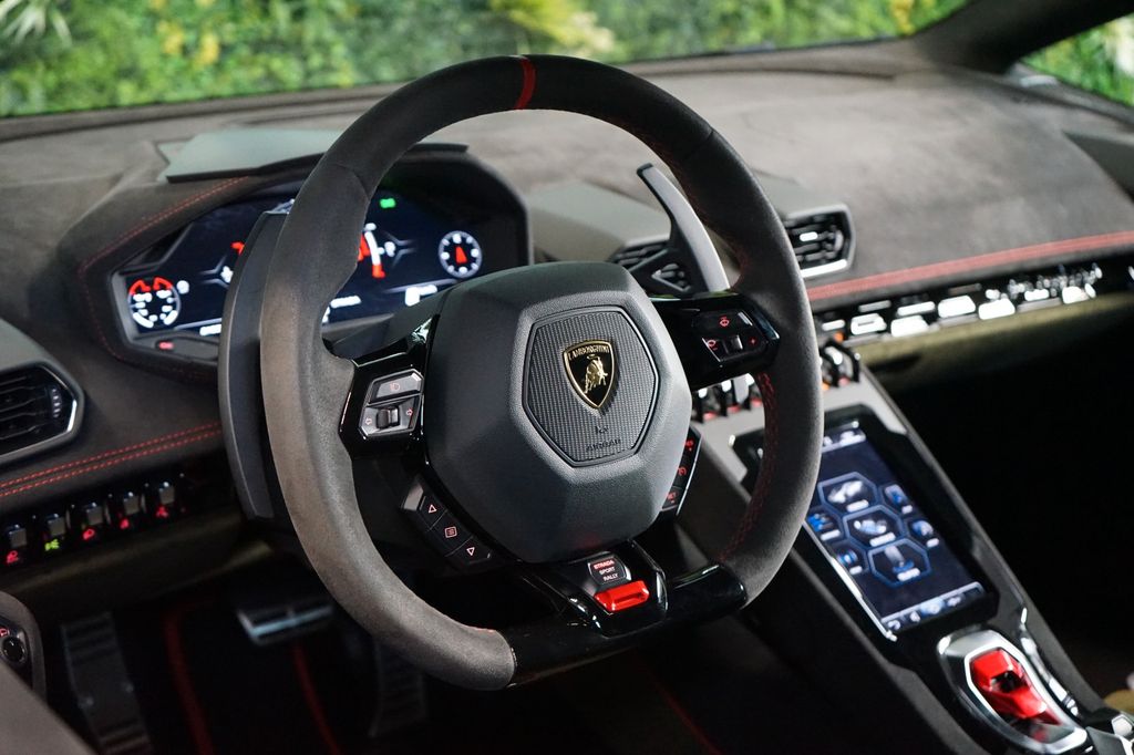 Lamborghini Huracán 2023