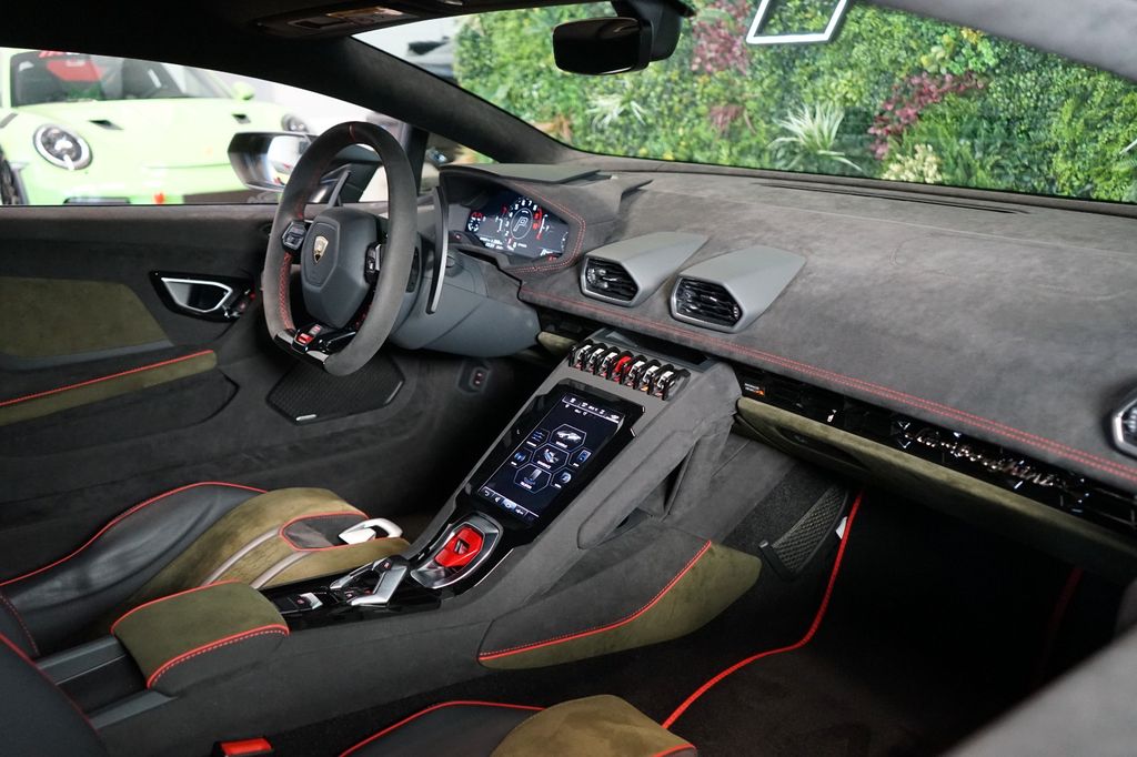 Lamborghini Huracán 2023