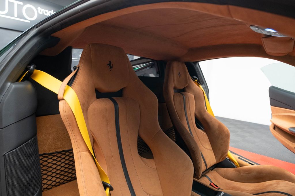 Ferrari F8 2021