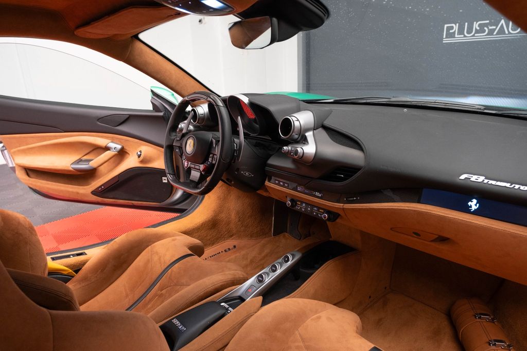 Ferrari F8 2021
