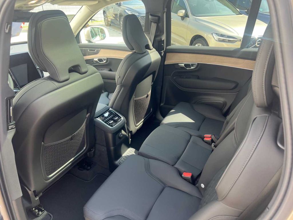 Volvo XC90 2025