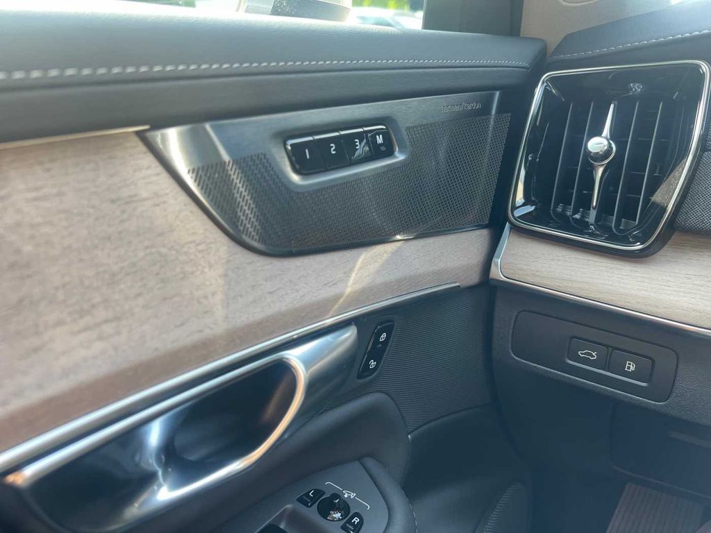 Volvo XC90 2025
