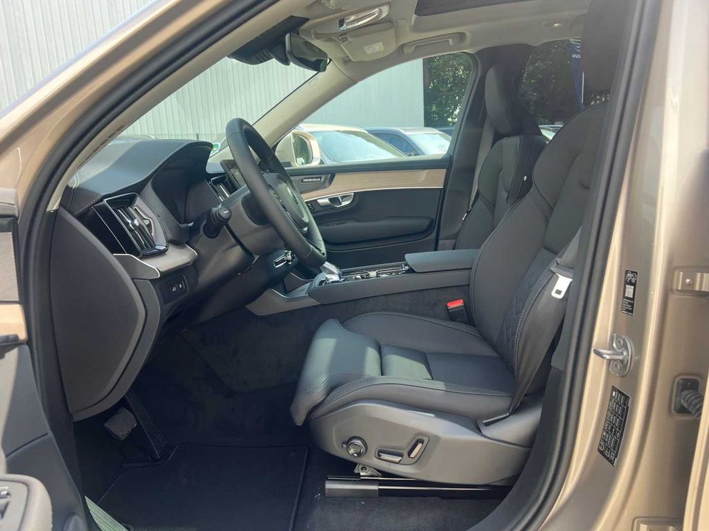 Volvo XC90 2025