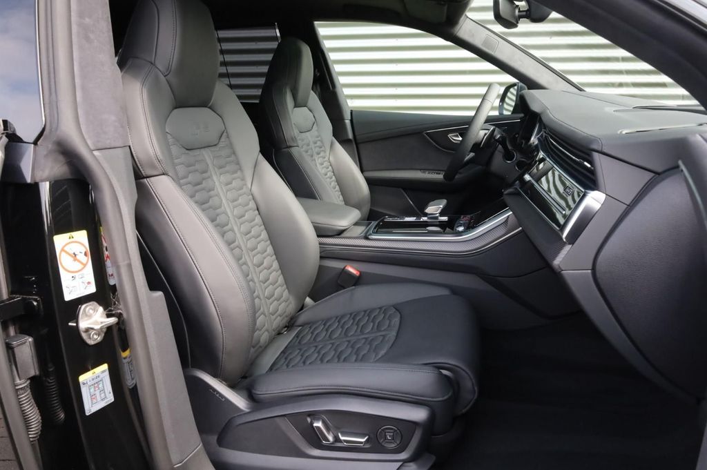 Audi RSQ8 2025