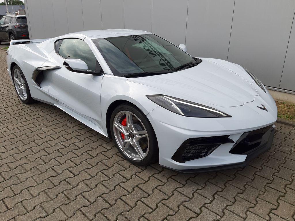 Corvette C8 2025