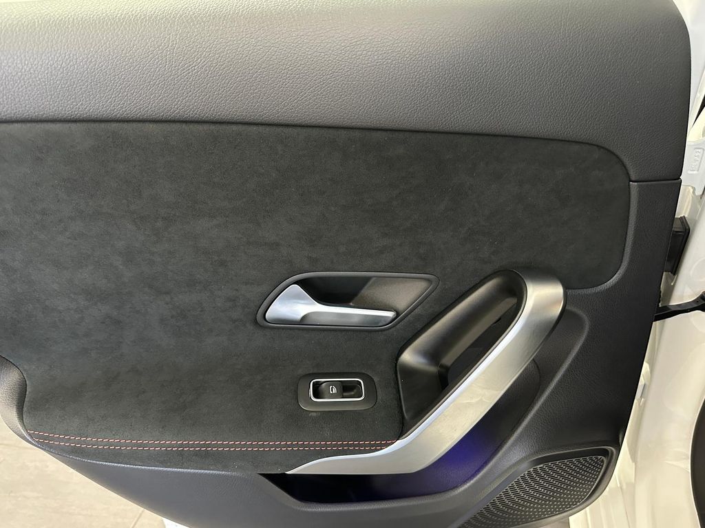 Mercedes-Benz A 200 2024