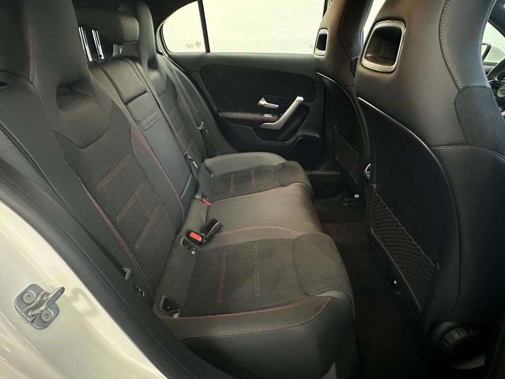 Mercedes-Benz A 200 2024