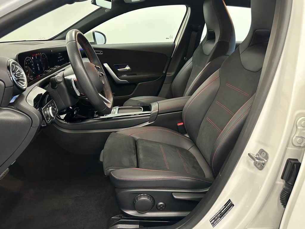 Mercedes-Benz A 200 2024