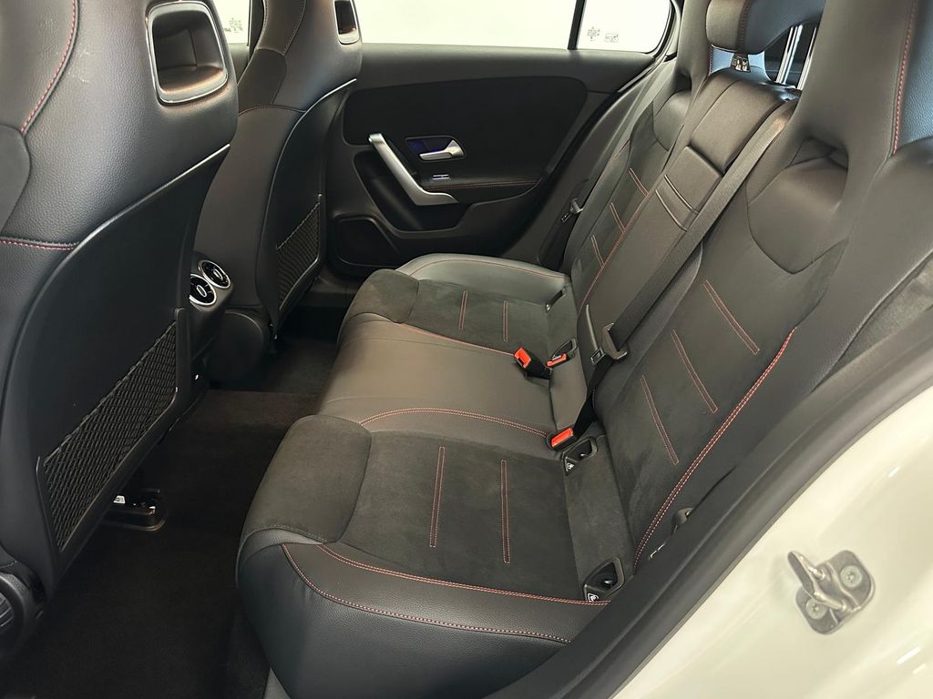 Mercedes-Benz A 200 2024