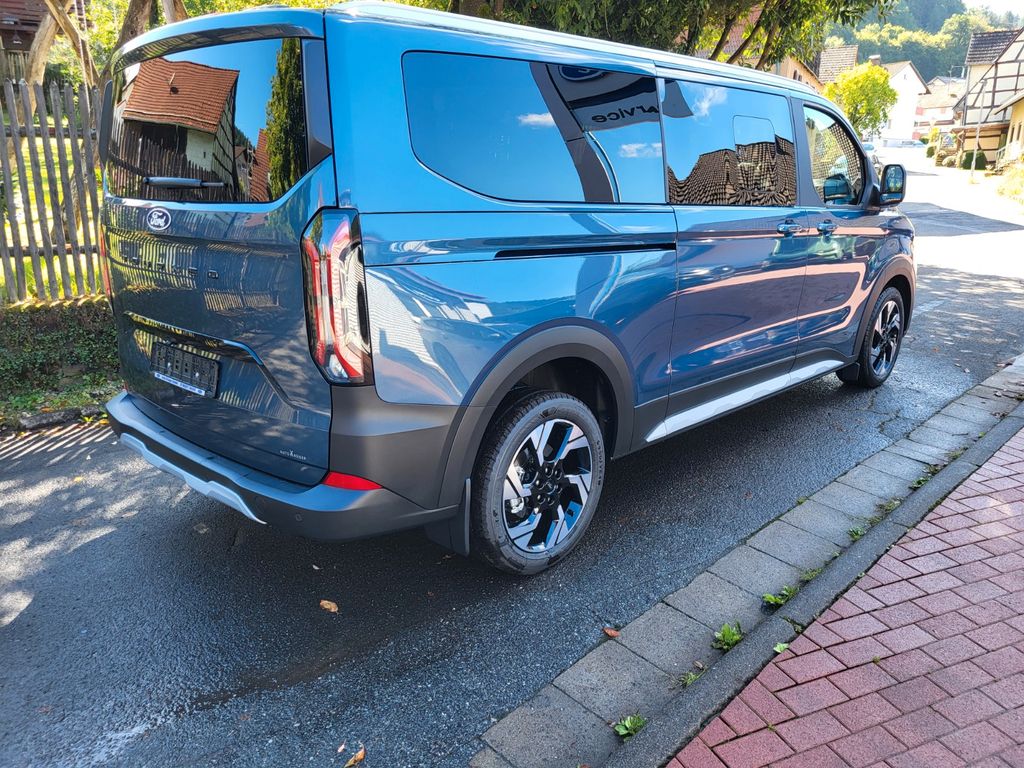 Ford Tourneo Custom 2025