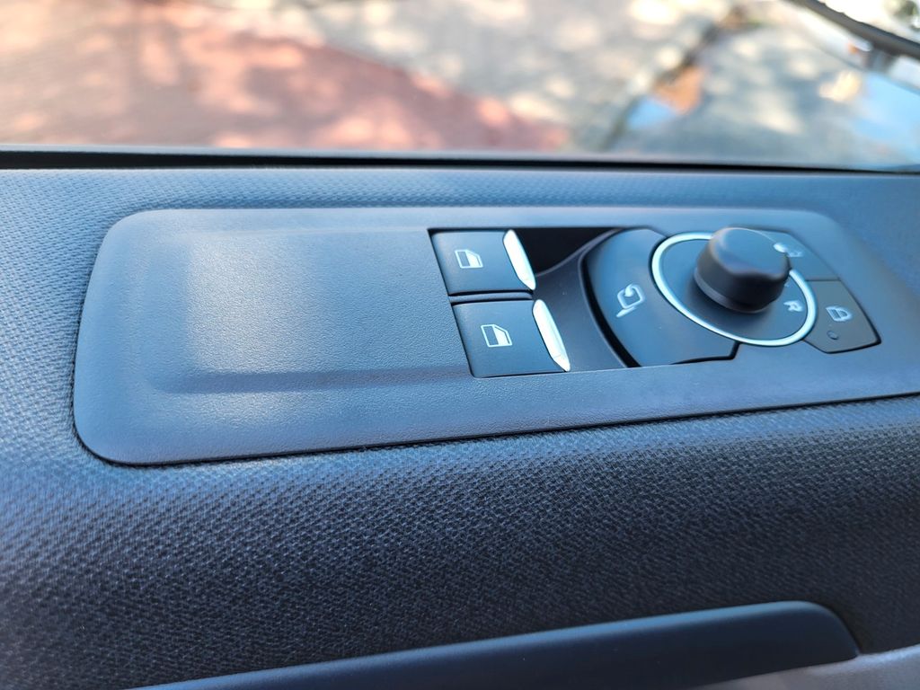 Ford Tourneo Custom 2025