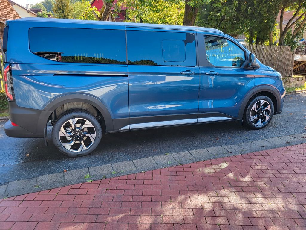 Ford Tourneo Custom 2025