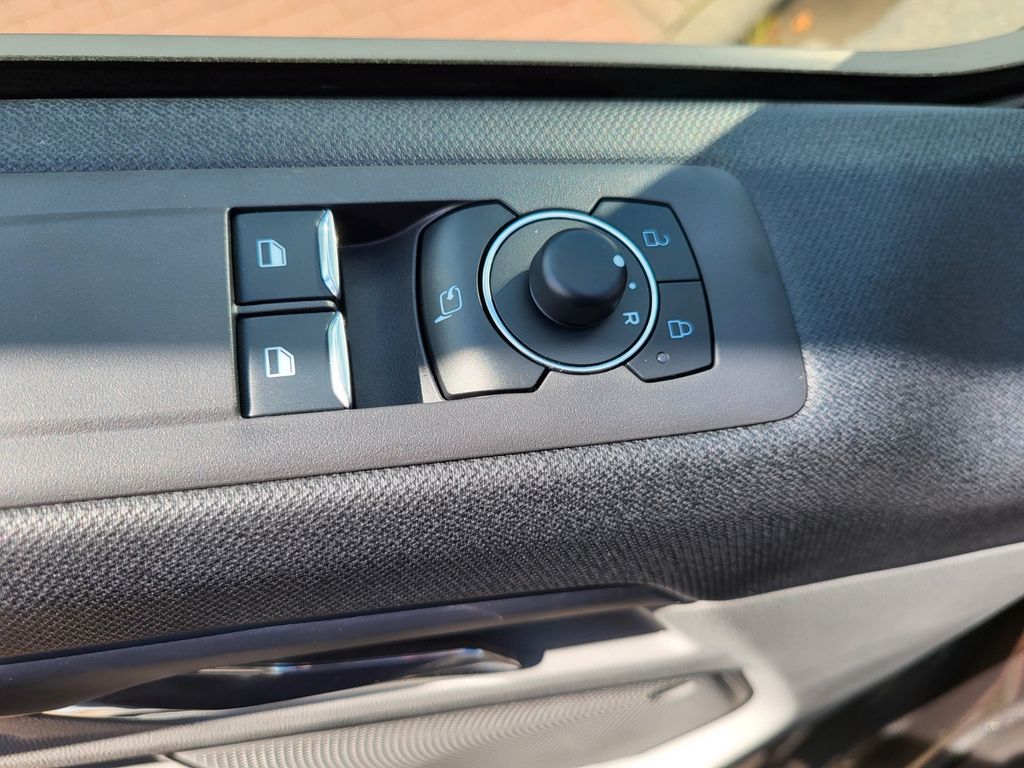 Ford Tourneo Custom 2025