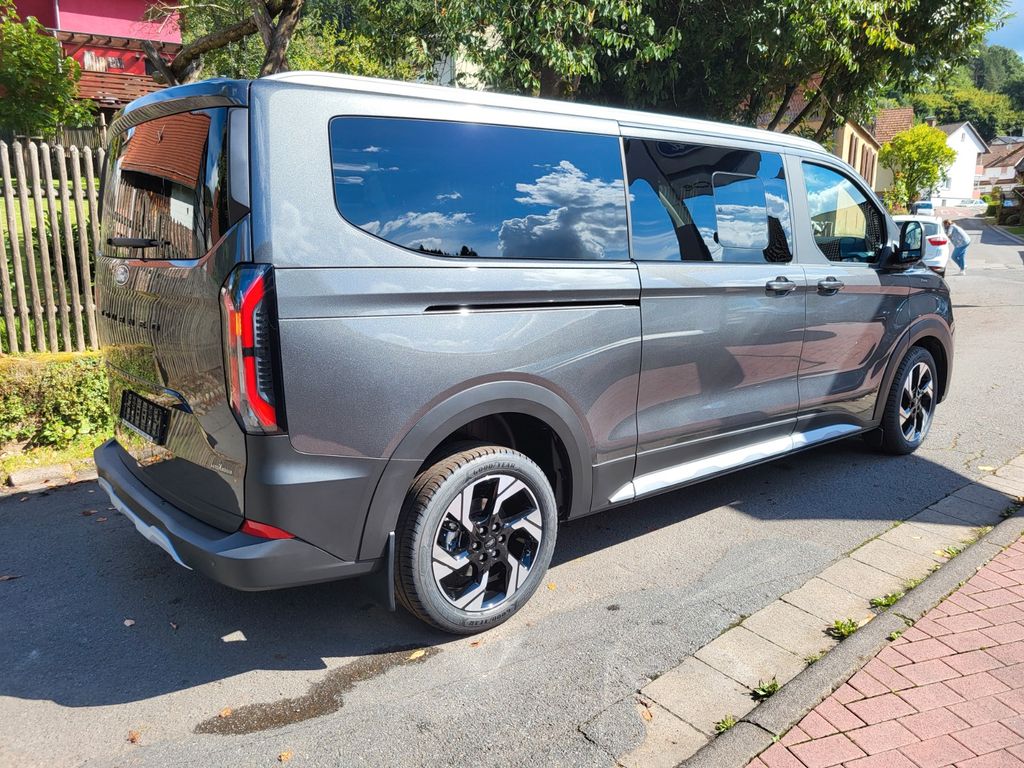 Ford Tourneo Custom 2025
