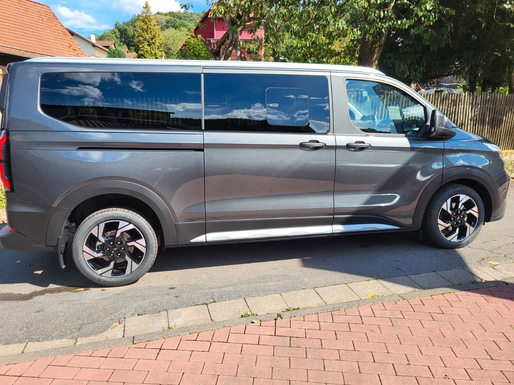 Ford Tourneo Custom 2025