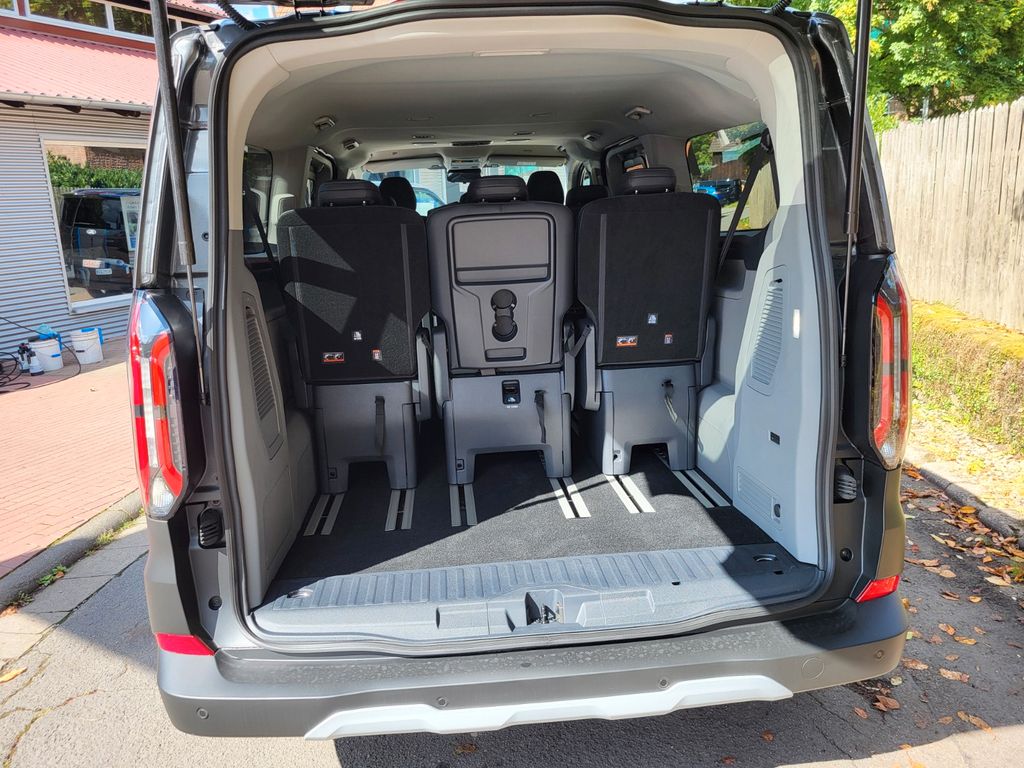 Ford Tourneo Custom 2025