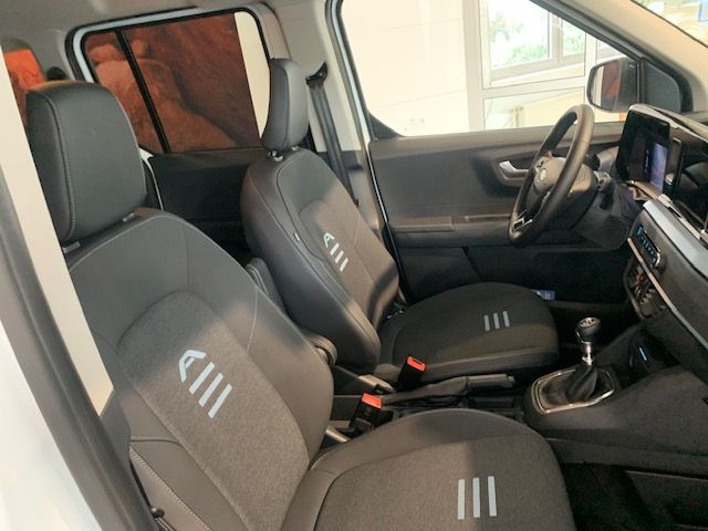 Ford Tourneo Courier 2025