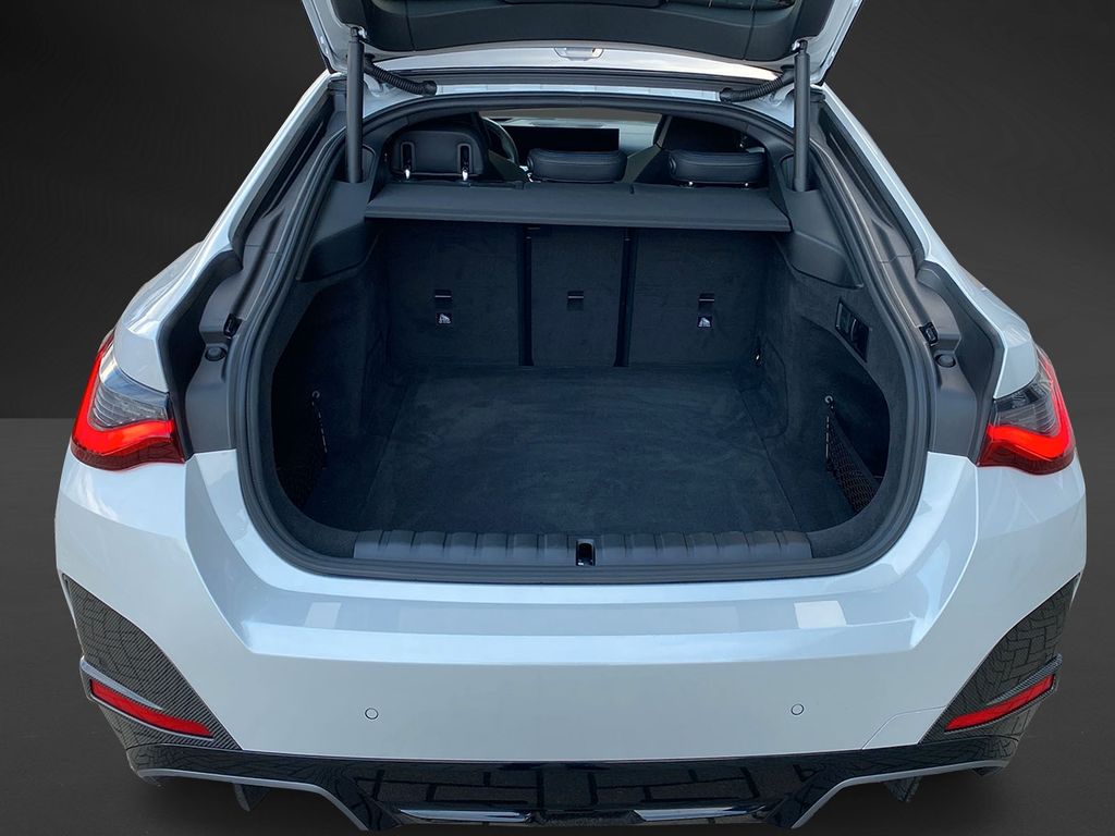 BMW i4 2023
