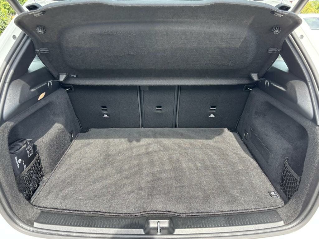 Mercedes-Benz B 200 2024