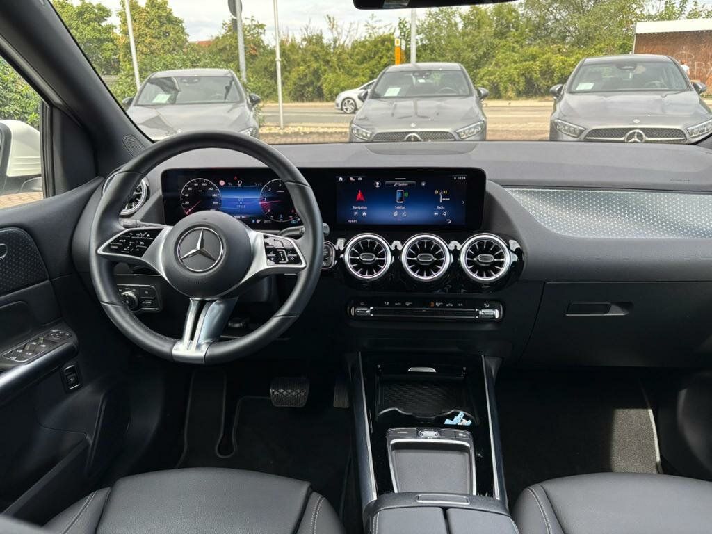 Mercedes-Benz B 200 2024