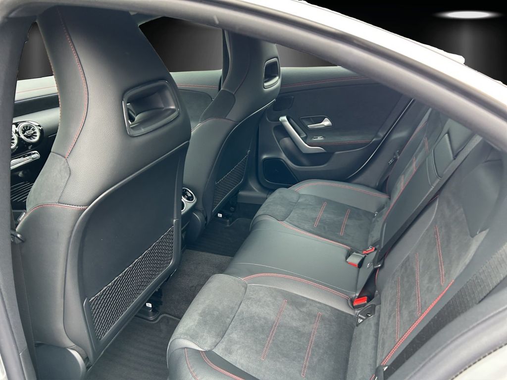 Mercedes-Benz CLA 180 2023